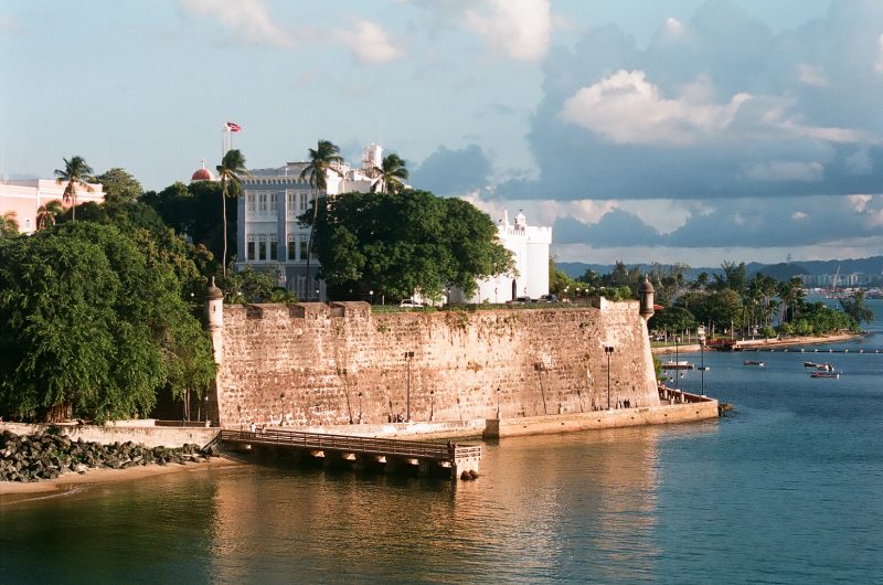 Muralla en Viejo San Juan PUERTO RICO PUEBLO A PUEBLO